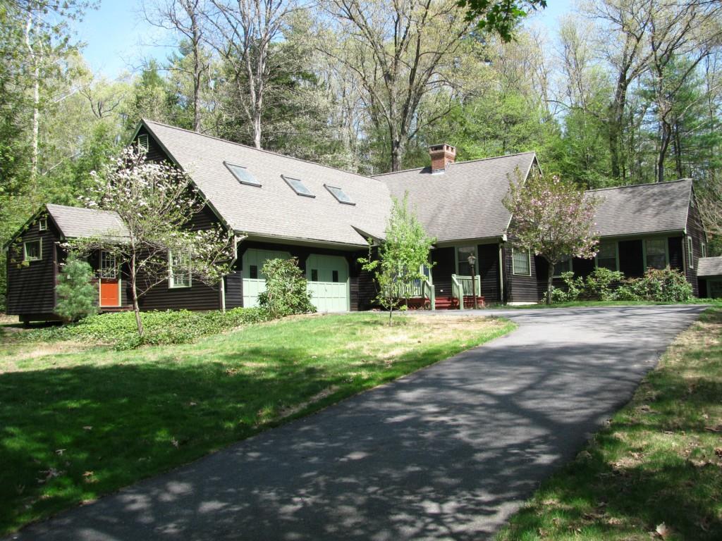 21 Crosswood Road Farmington, CT 06032 - Photo 1 of 1 a view of a house with a yard patio and table