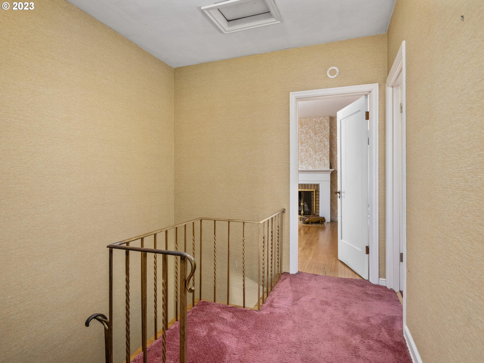1442 Southwest Vista Avenue Portland, OR 97201 - Photo 19 of 46 a view of entryway with wooden floor