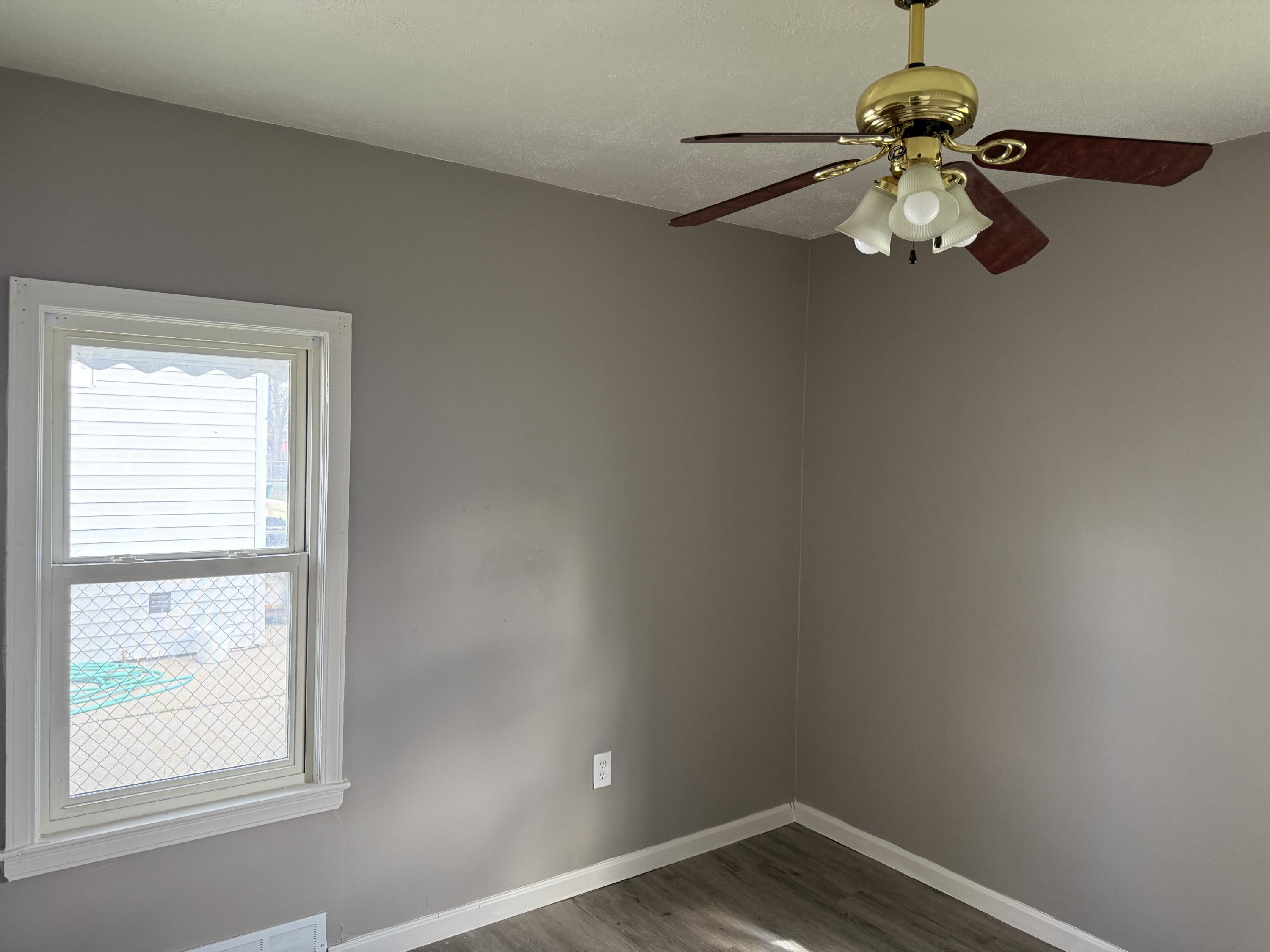 17728 Toepfer Drive Eastpointe, MI 48021 - Photo 12 of 18 IMG_4571