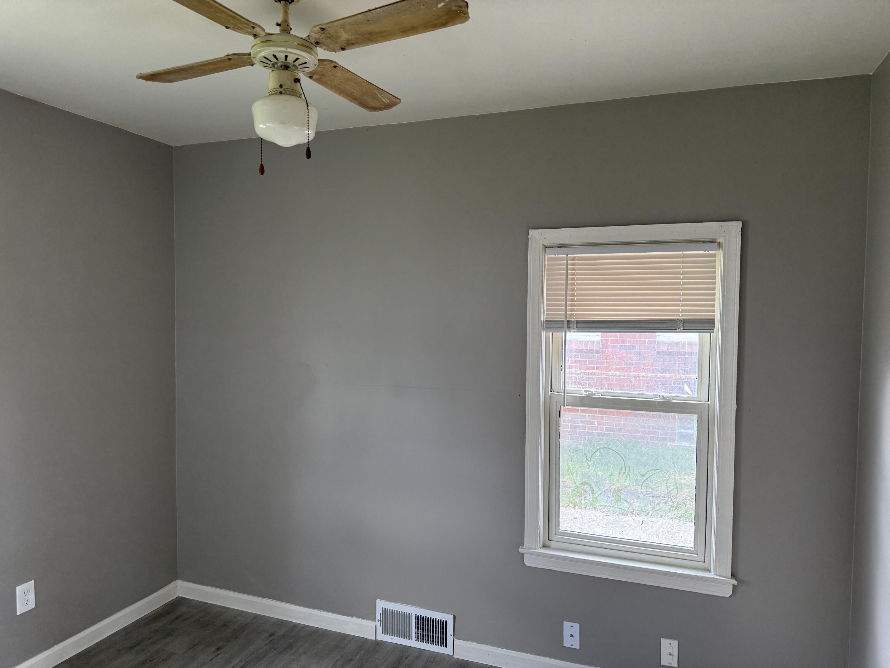 17728 Toepfer Drive Eastpointe, MI 48021 - Photo 13 of 18 IMG_4572