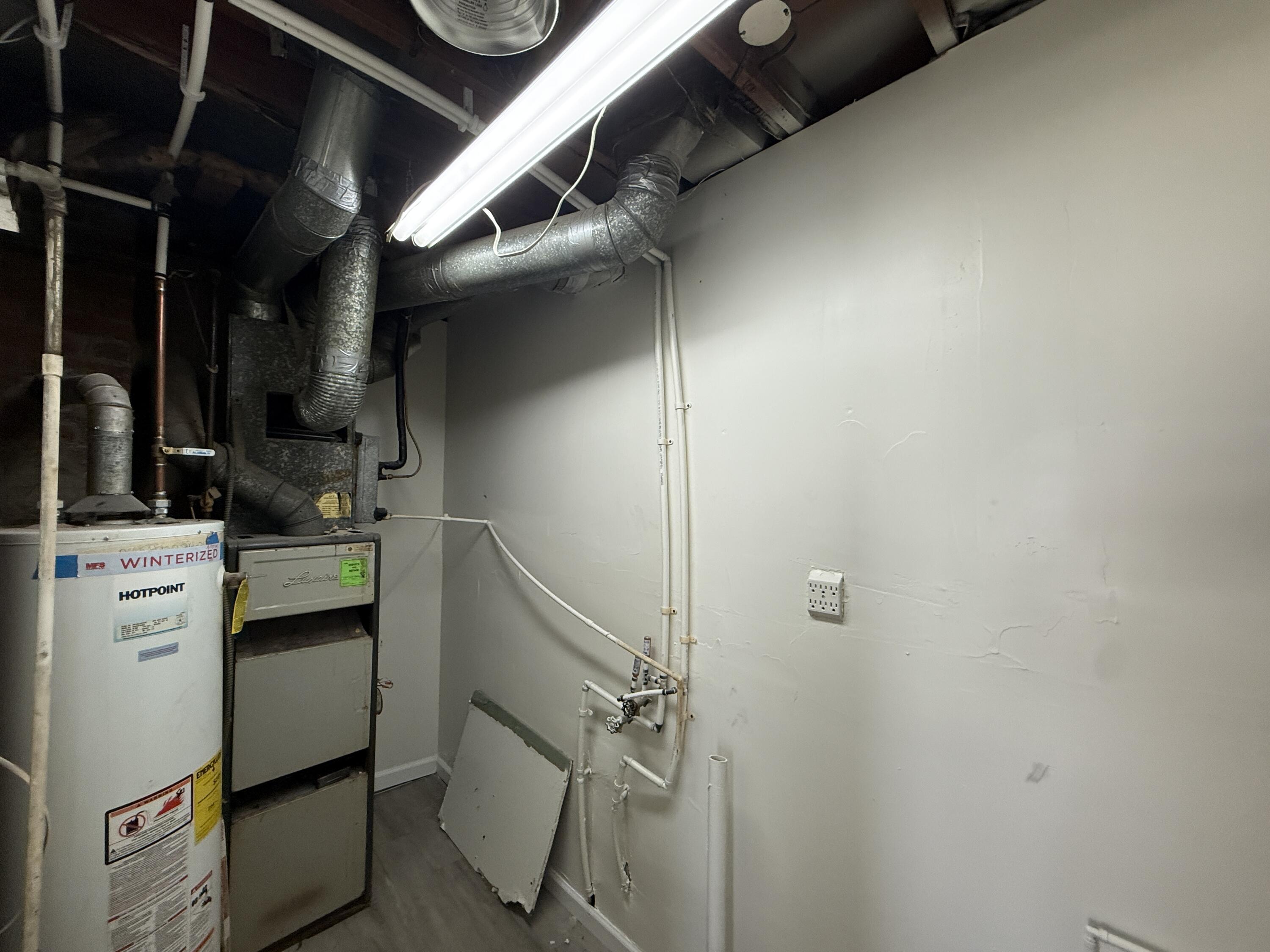 17728 Toepfer Drive Eastpointe, MI 48021 - Photo 8 of 18 IMG_4567