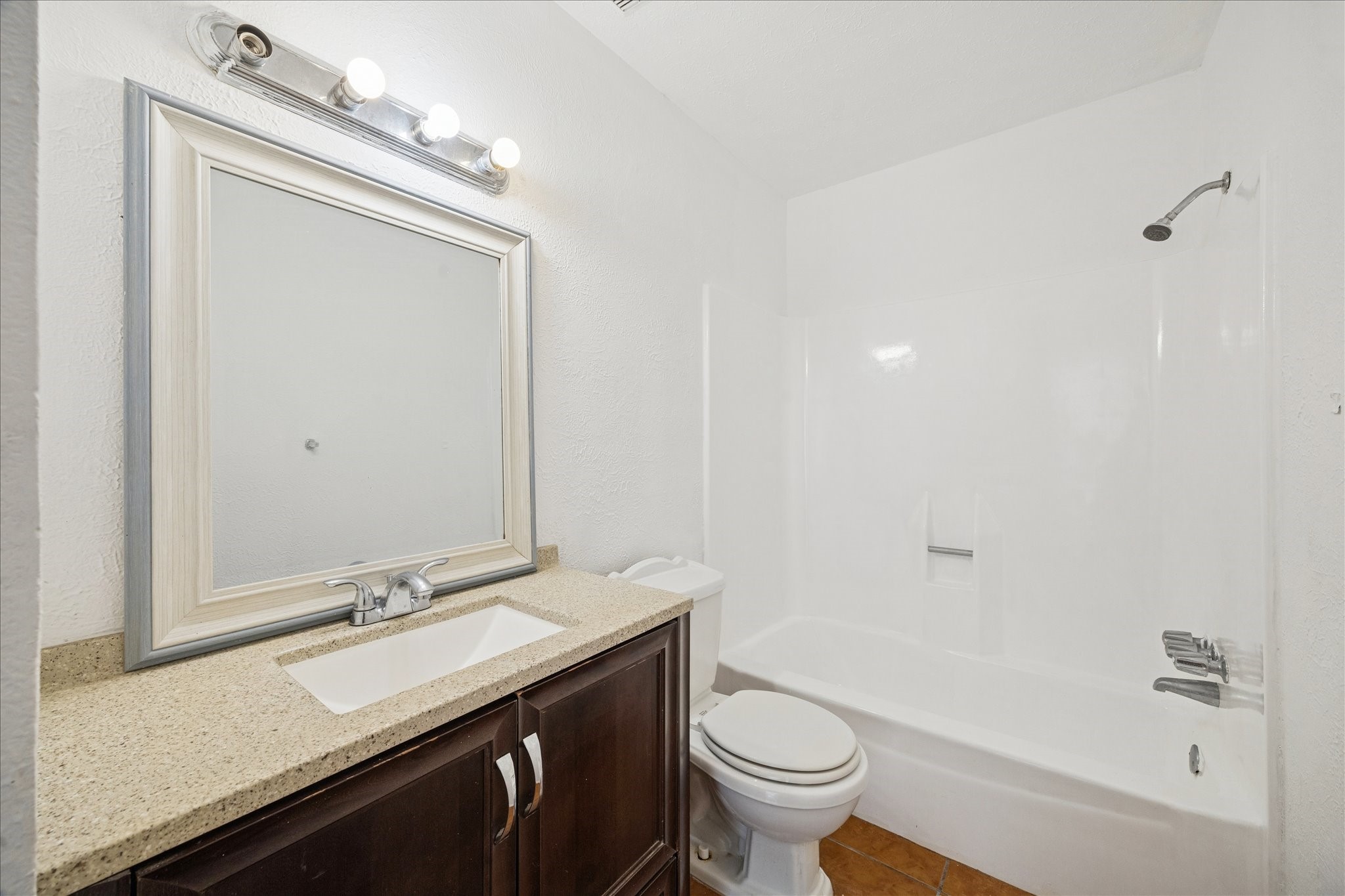 719 Midland Court Houston, TX 77060 - Photo 11 of 14