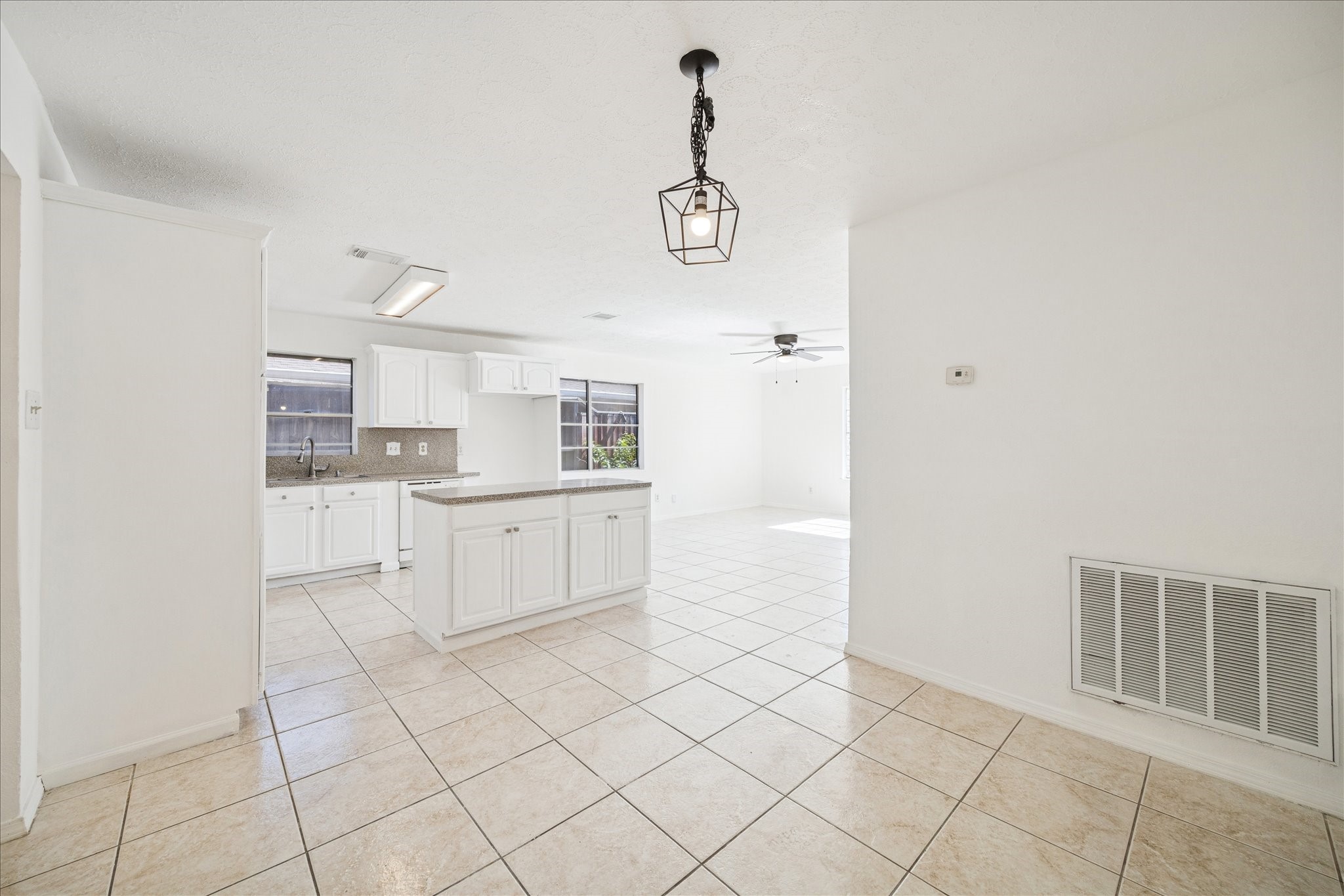 719 Midland Court Houston, TX 77060 - Photo 2 of 14