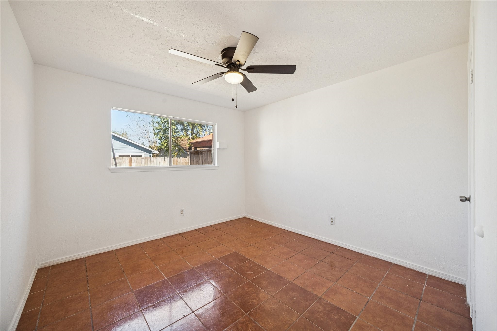 719 Midland Court Houston, TX 77060 - Photo 8 of 14