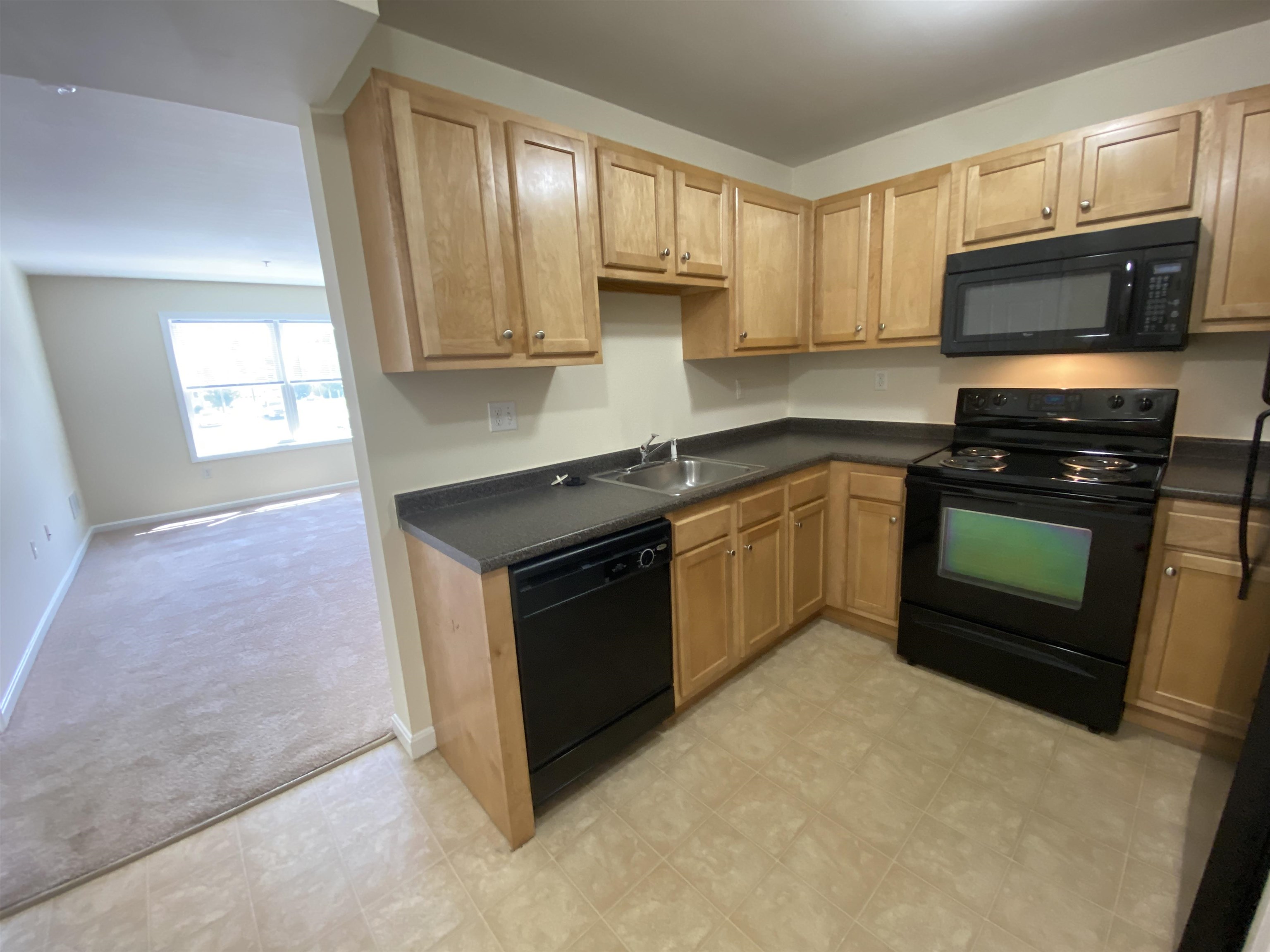 20 Sentinel Court, Unit 104 Manchester, NH 03103 - Photo 11 of 40