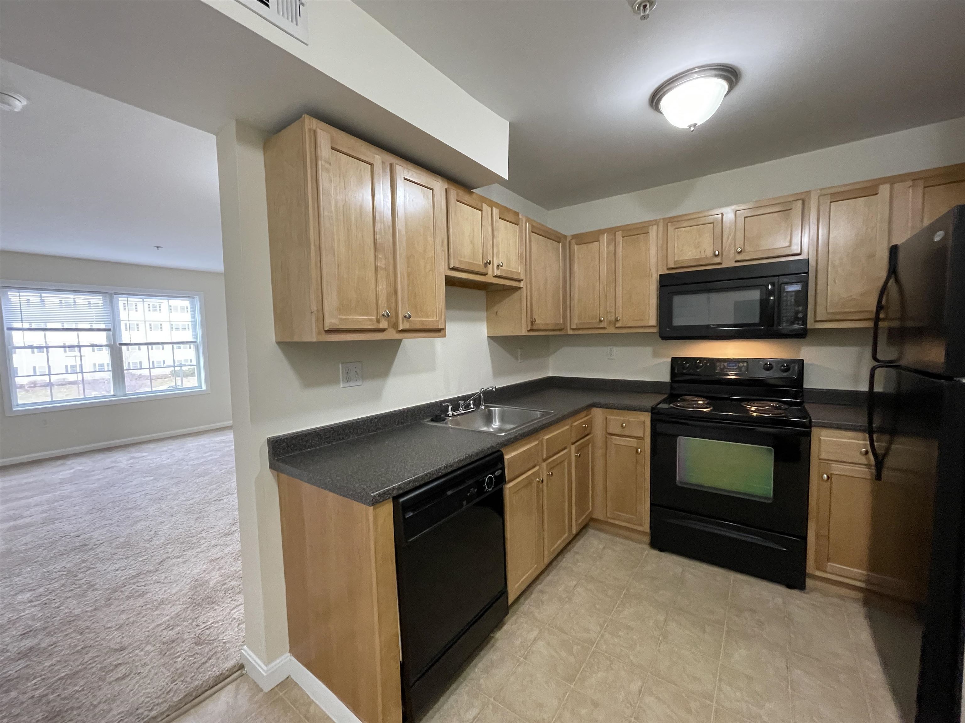 20 Sentinel Court, Unit 104 Manchester, NH 03103 - Photo 12 of 40