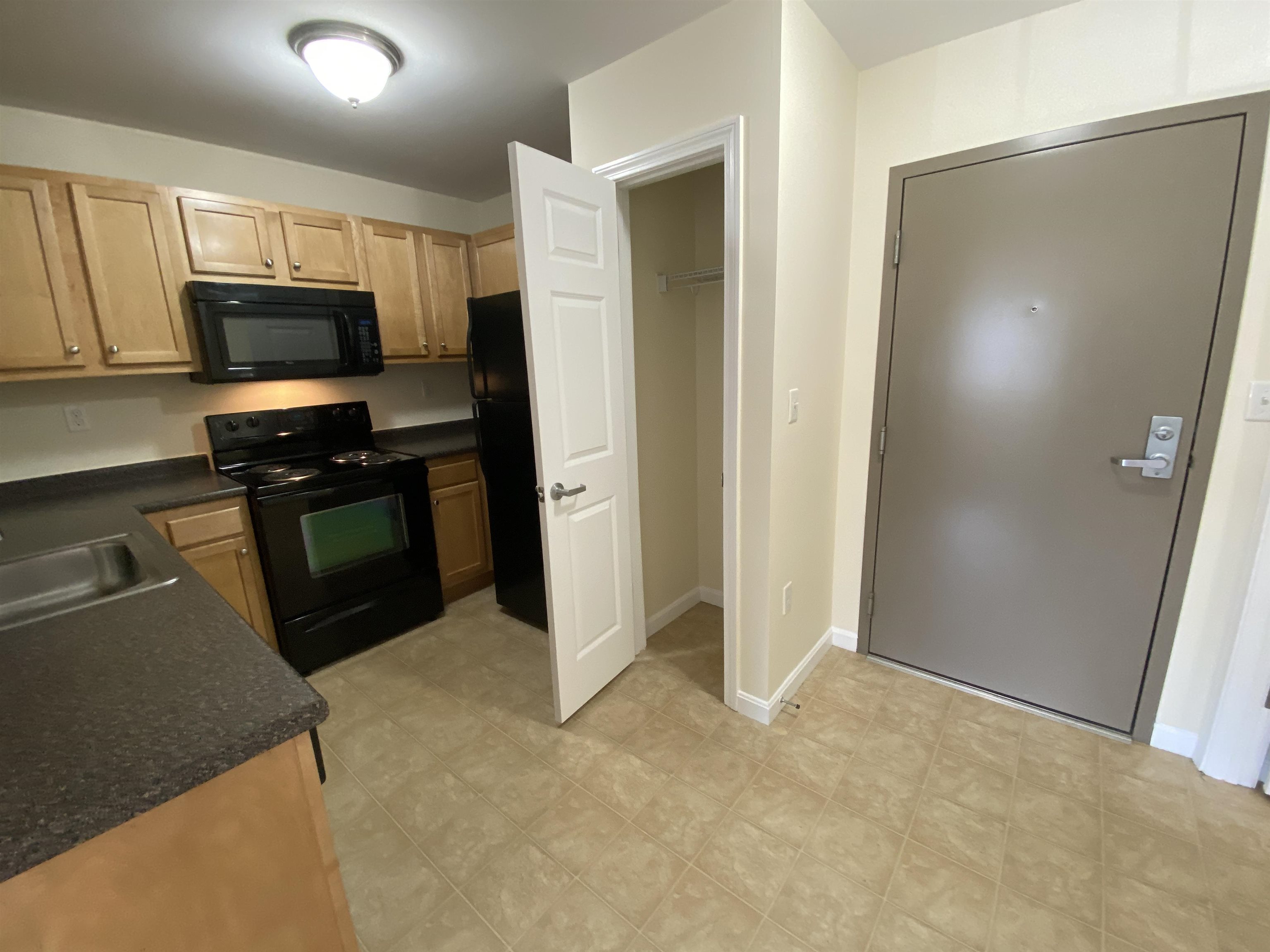 20 Sentinel Court, Unit 104 Manchester, NH 03103 - Photo 15 of 40