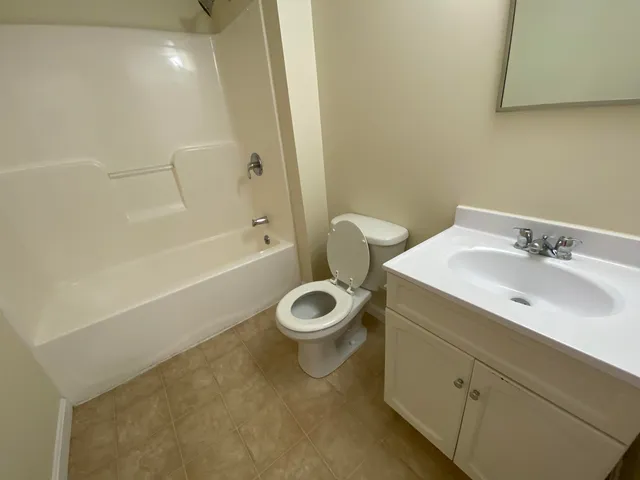 $1,775 | 20 Sentinel Court, Unit 104, Manchester, NH 03103