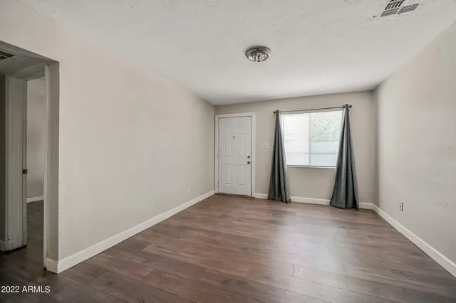 $925 | 2142 East Taylor Street, Unit 7, Phoenix, AZ 85006