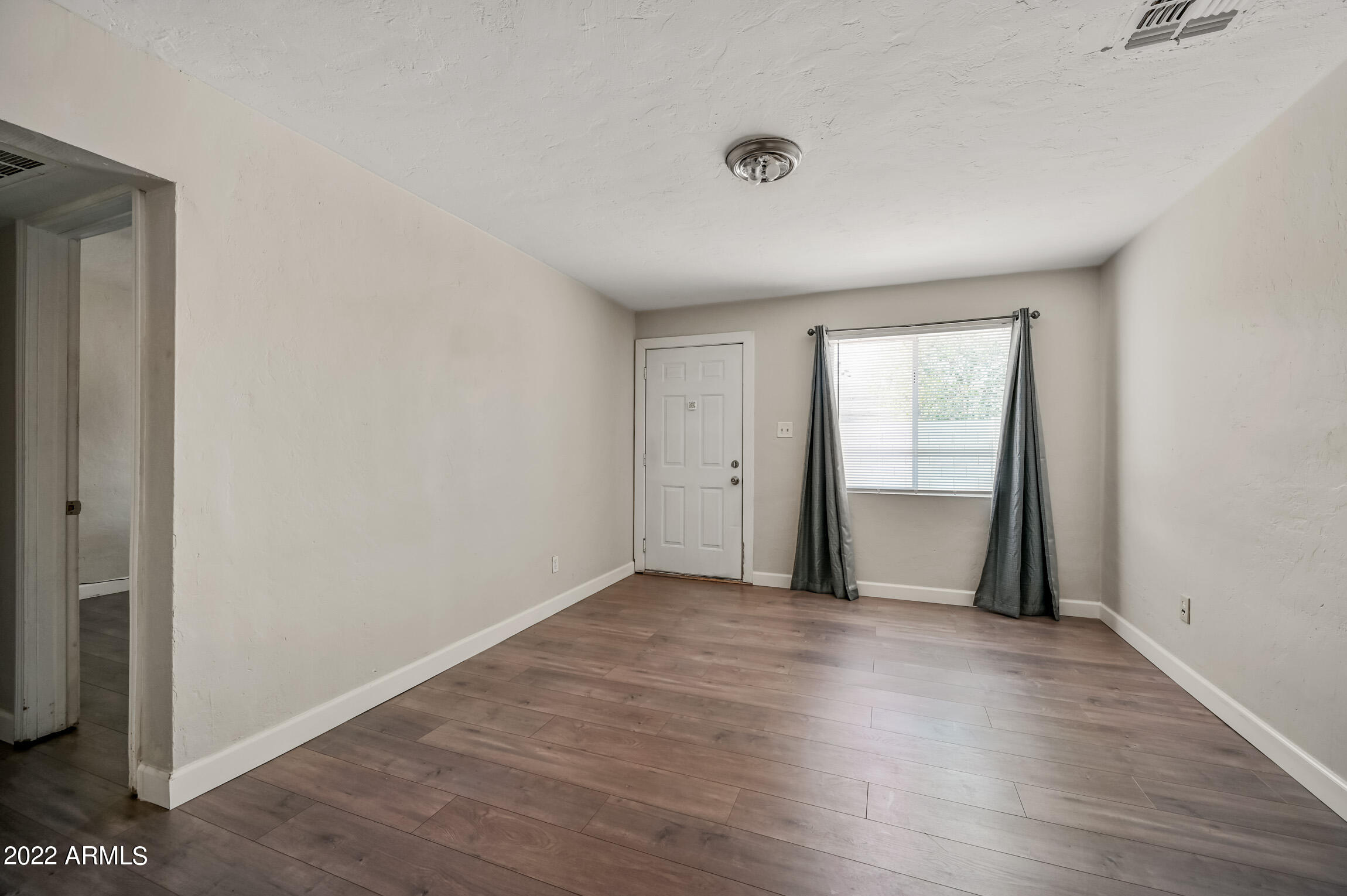 2142 East Taylor Street, Unit 7 Phoenix, AZ 85006 - Photo 3 of 13 ocupix-2142ETS7-5