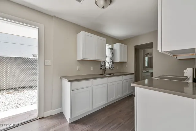 $925 | 2142 East Taylor Street, Unit 7, Phoenix, AZ 85006