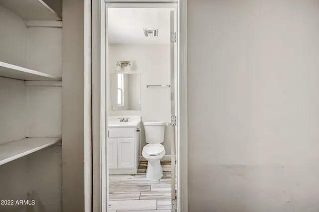 $925 | 2142 East Taylor Street, Unit 7, Phoenix, AZ 85006