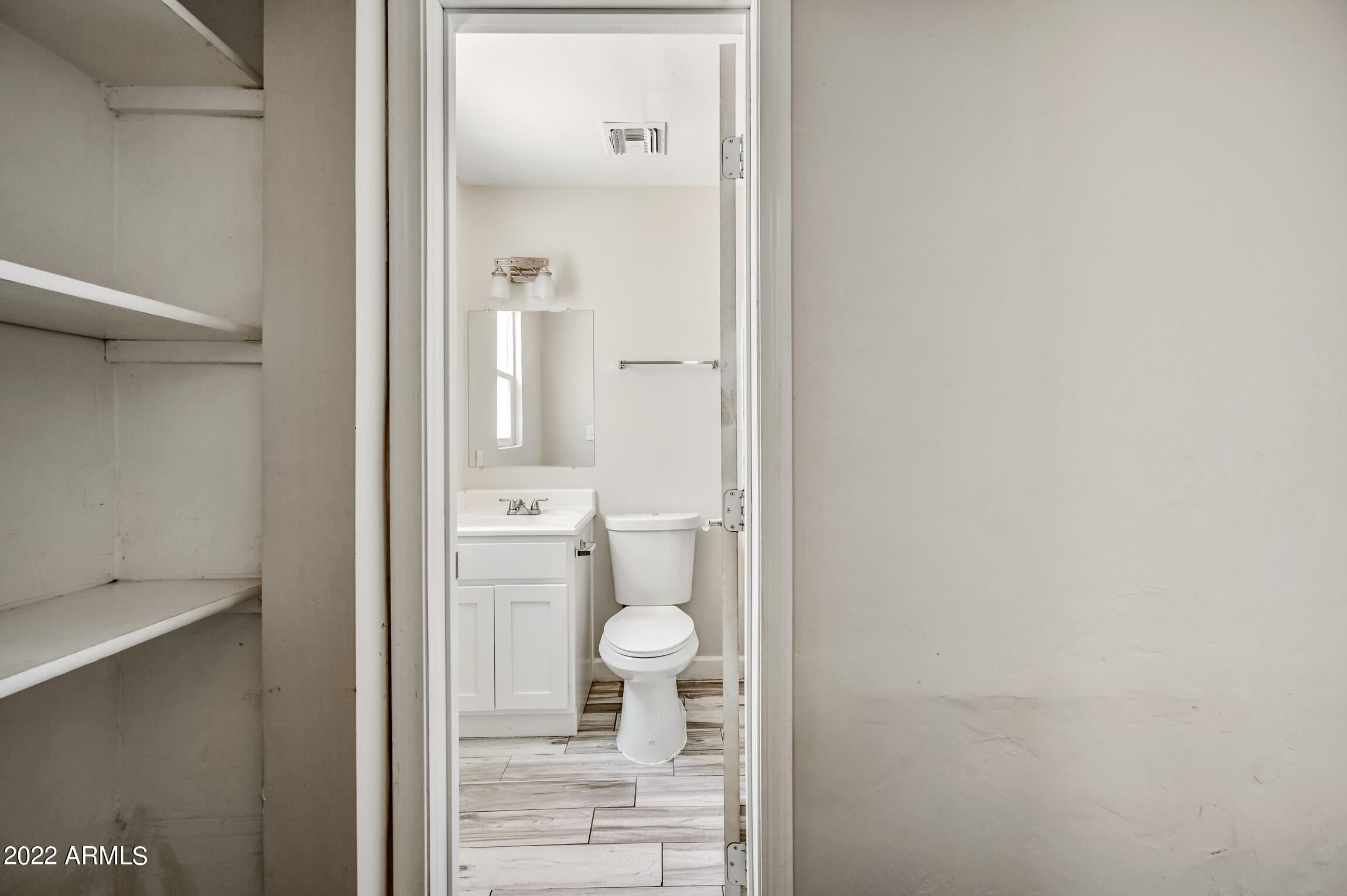 2142 East Taylor Street, Unit 7 Phoenix, AZ 85006 - Photo 8 of 13 ocupix-2142ETS7-10