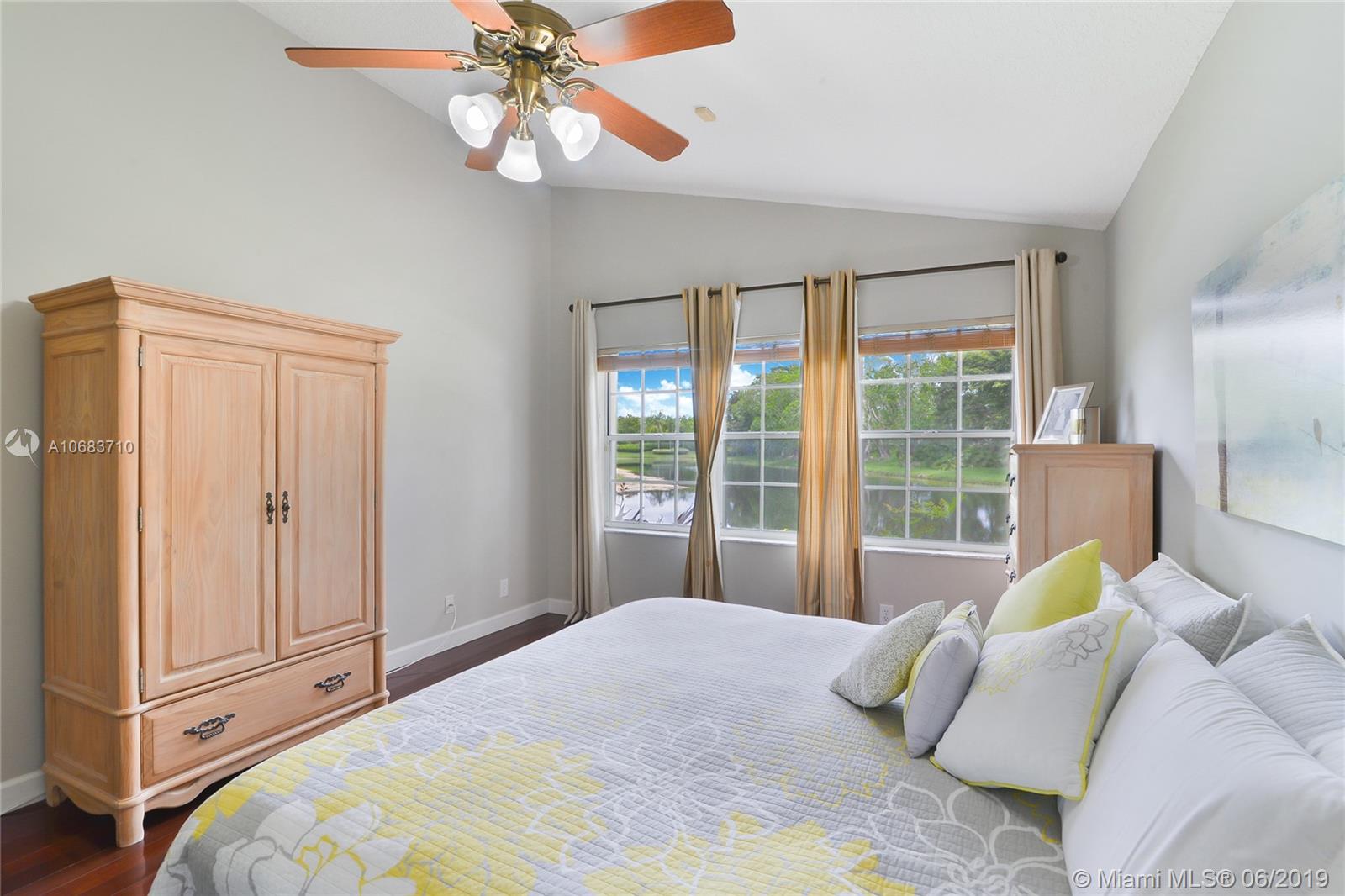 526 Bridgeton Road Weston, FL 33326 - Photo 9 of 17 Gallery Image 9