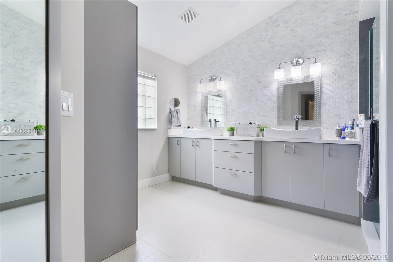 526 Bridgeton Road Weston, FL 33326 - Photo 10 of 17 Gallery Image 10
