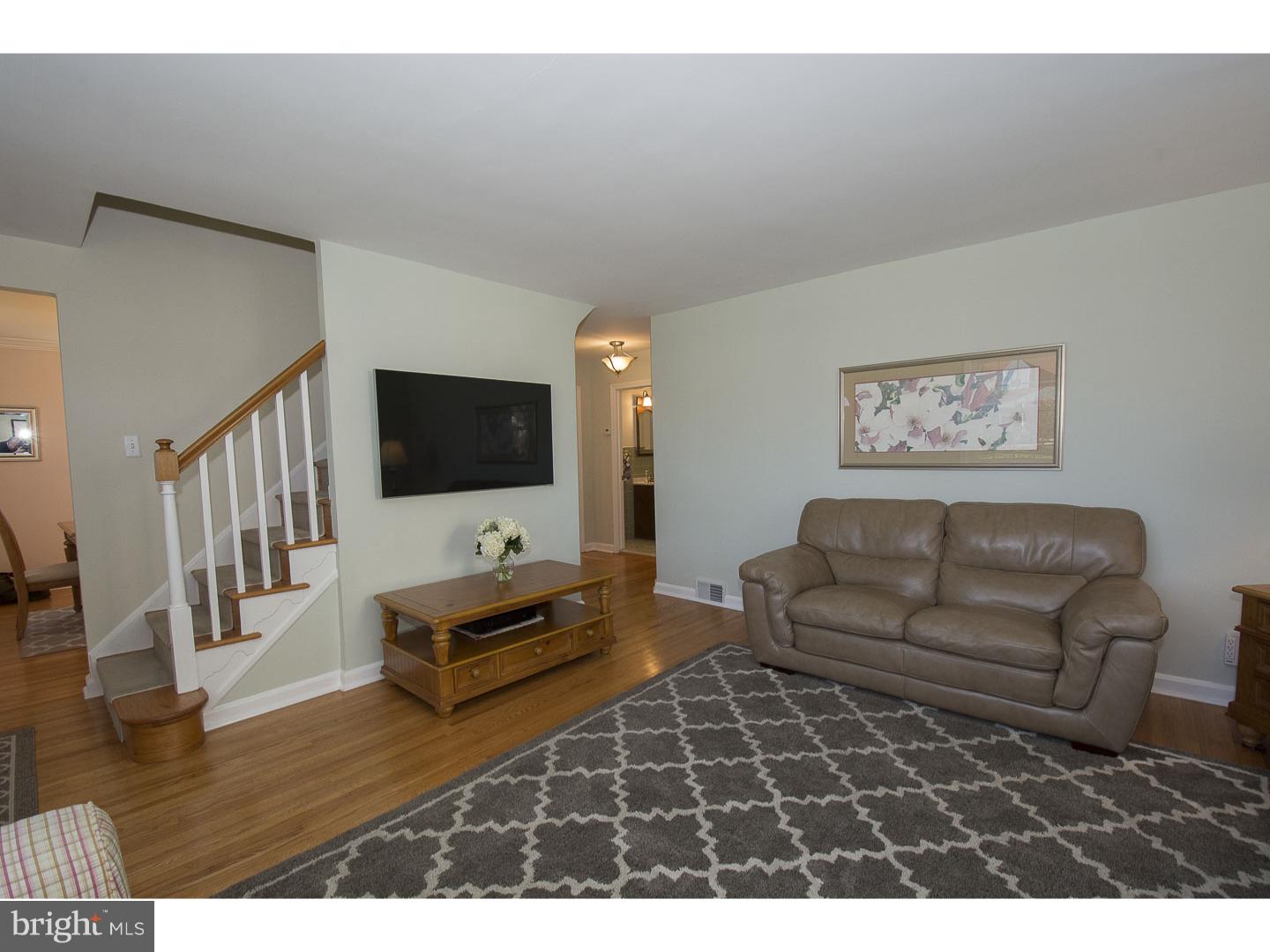 242 Taylor Road Springfield, PA 19064 - Photo 2 of 16 Living Room