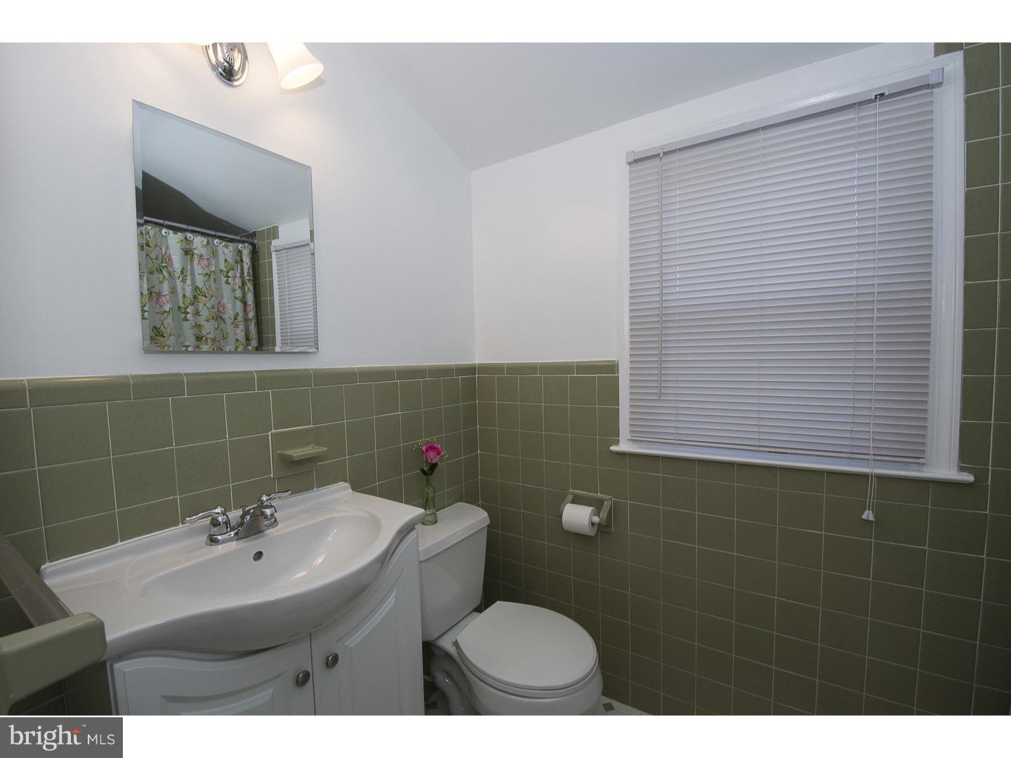 242 Taylor Road Springfield, PA 19064 - Photo 13 of 16 Bathroom