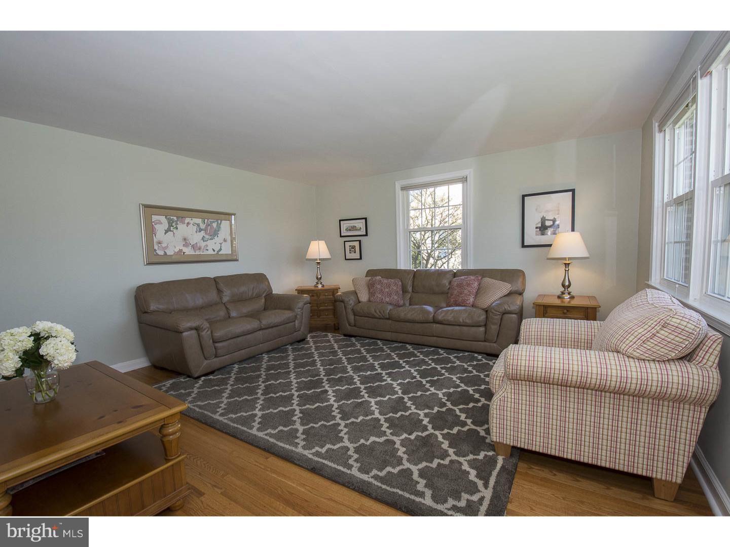 242 Taylor Road Springfield, PA 19064 - Photo 3 of 16 Living Room