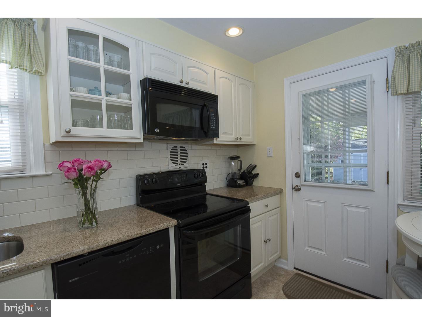 242 Taylor Road Springfield, PA 19064 - Photo 6 of 16 Kitchen