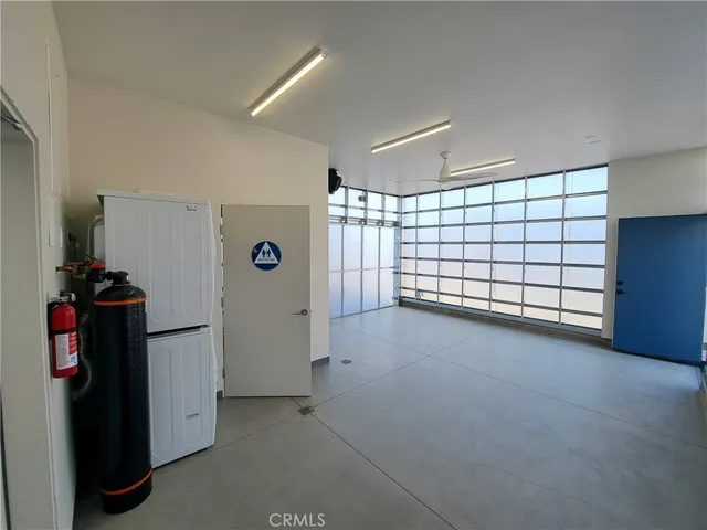 $3,295 | 163 North Garden Street, Ventura, CA 93001