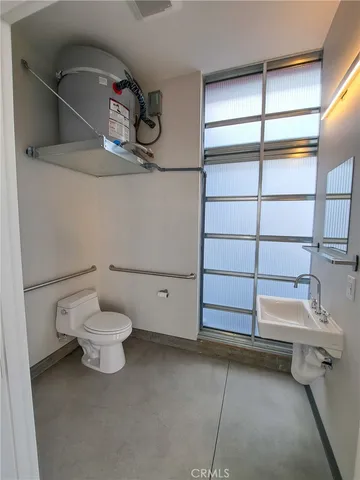 $3,295 | 163 North Garden Street, Ventura, CA 93001