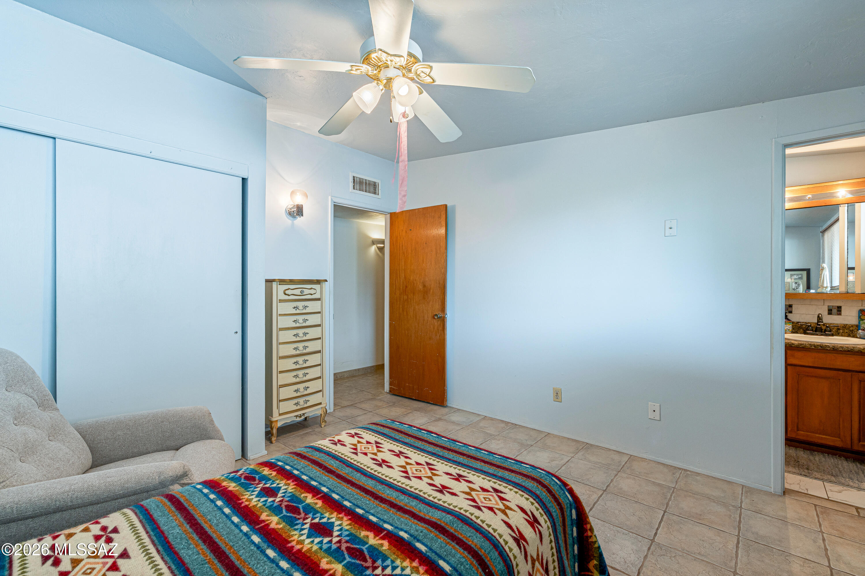 7324 East Random Ridge Drive Tucson, AZ 85710 - Photo 19 of 37 24-Primary Bedroom