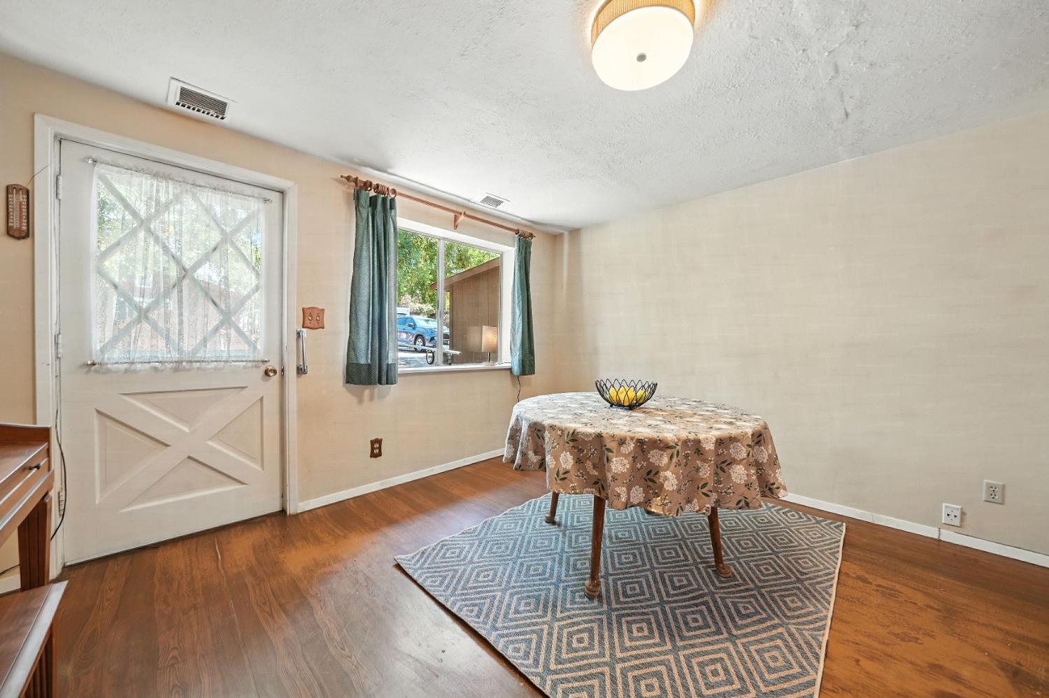 19160 American Flat Road Fiddletown, CA 95629 - Photo 21 of 66 Dining area