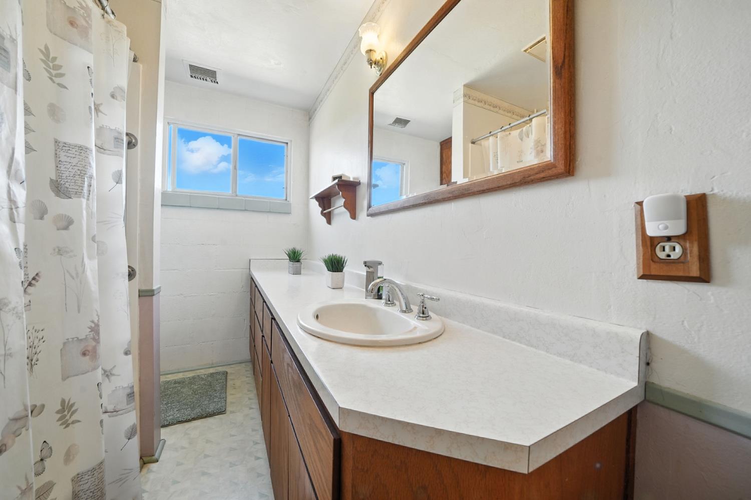 19160 American Flat Road Fiddletown, CA 95629 - Photo 39 of 66 common bathroom