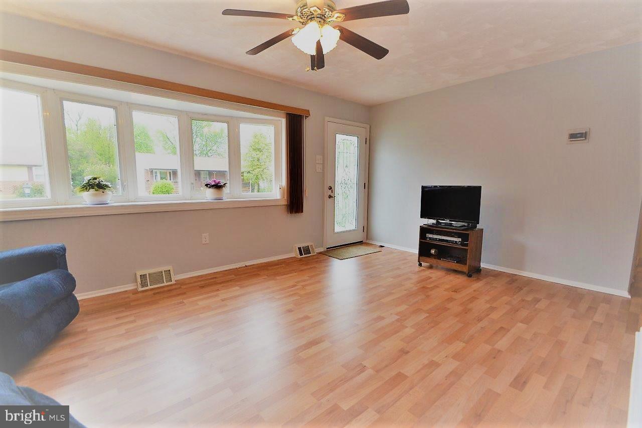 223 Candytuft Road Reisterstown, MD 21136 - Photo 3 of 30 Large bay window in the living room