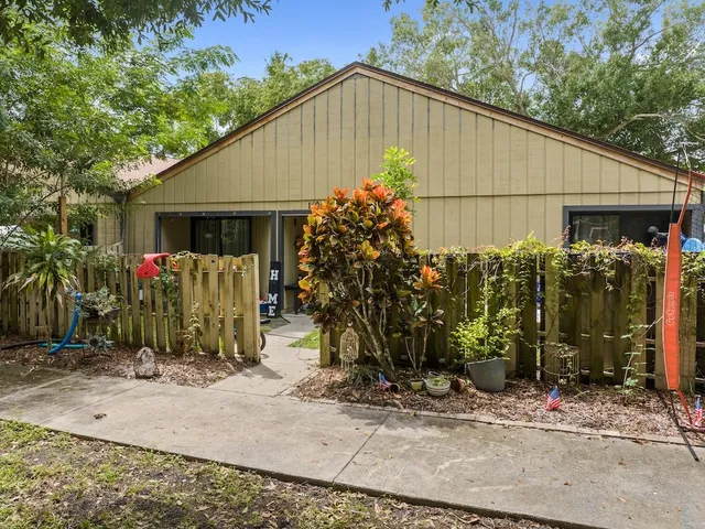 $180,000 | 1404 39th Avenue, Unit I2, Vero Beach, FL 32960