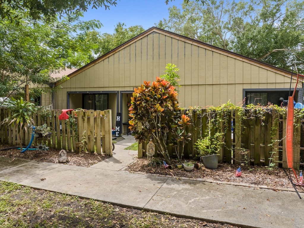 1404 39th Avenue, Unit I2 Vero Beach, FL 32960 - Photo 3 of 8