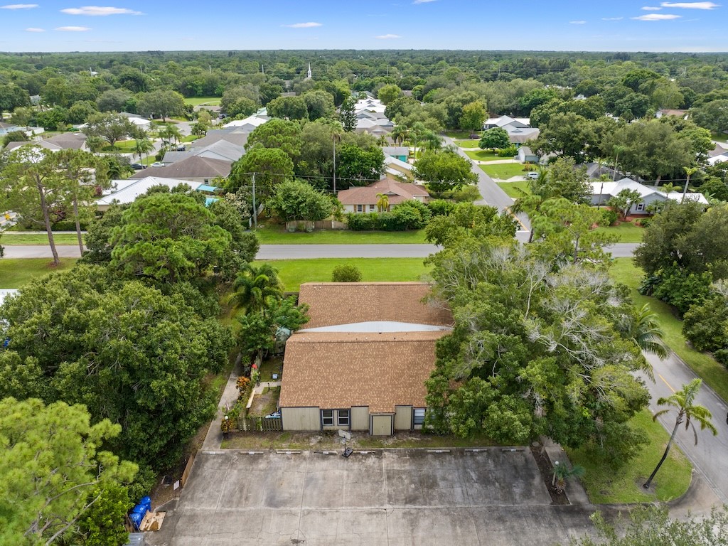 1404 39th Avenue, Unit I2 Vero Beach, FL 32960 - Photo 4 of 8