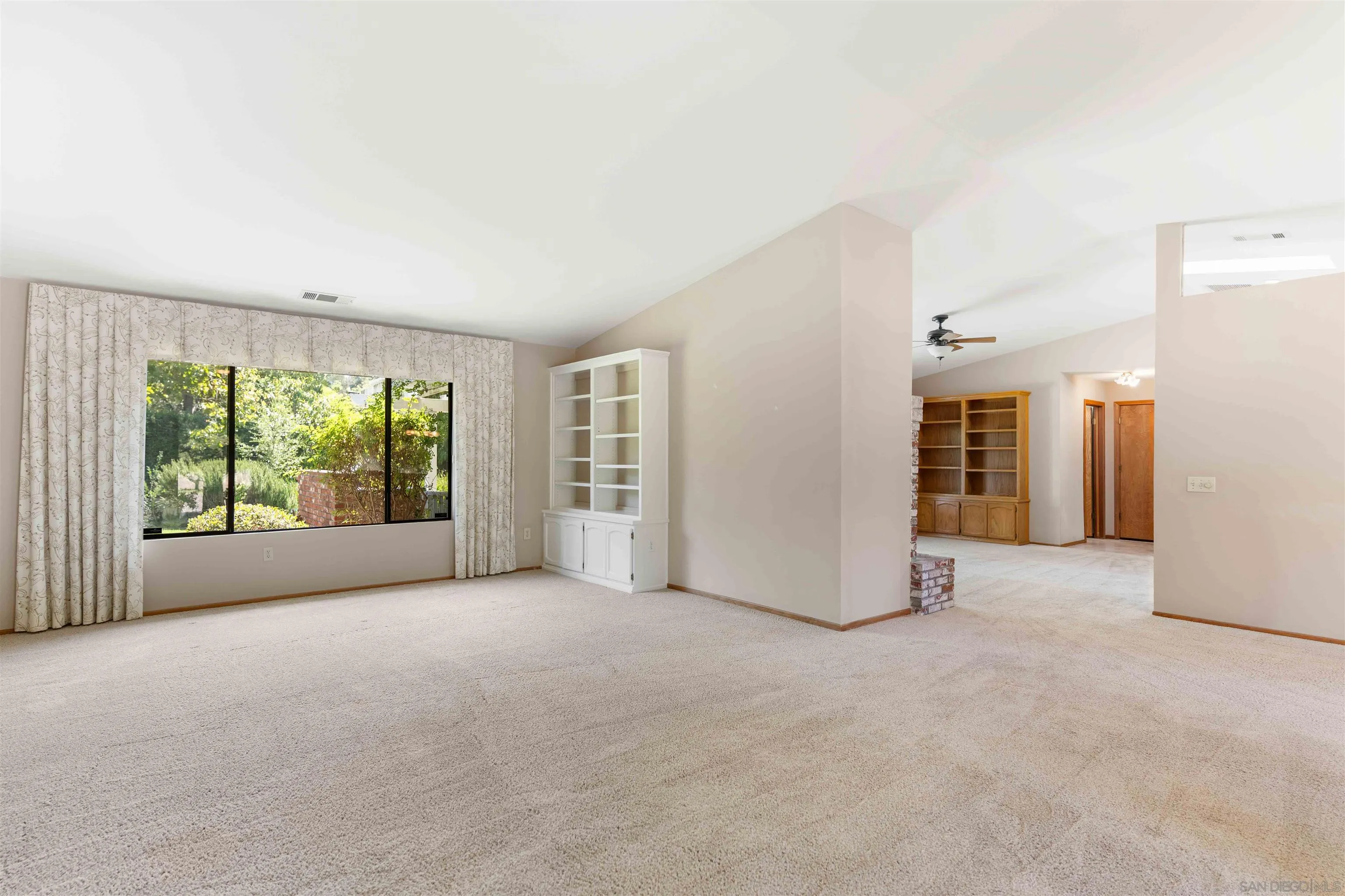 1044 Capra Way Fallbrook, CA 92028 - Photo 3 of 39 Gallery Image 3