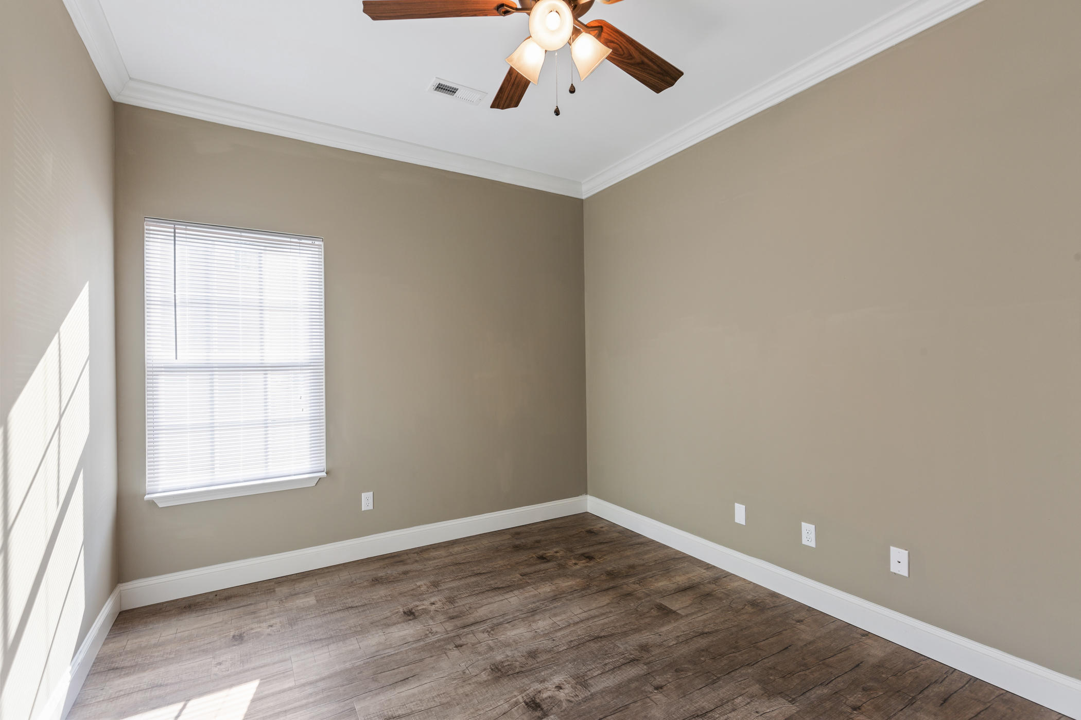 534 Isbill Road Chattanooga, TN 37419 - Photo 16 of 26 Bedroom 2