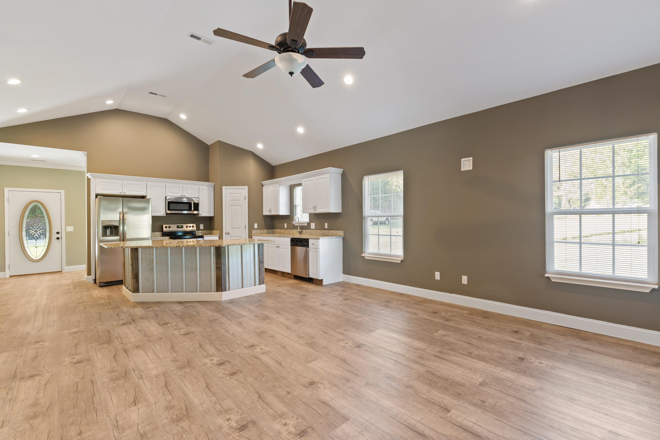 534 Isbill Road Chattanooga, TN 37419 - Photo 4 of 26 Isbill (18 of 29)
