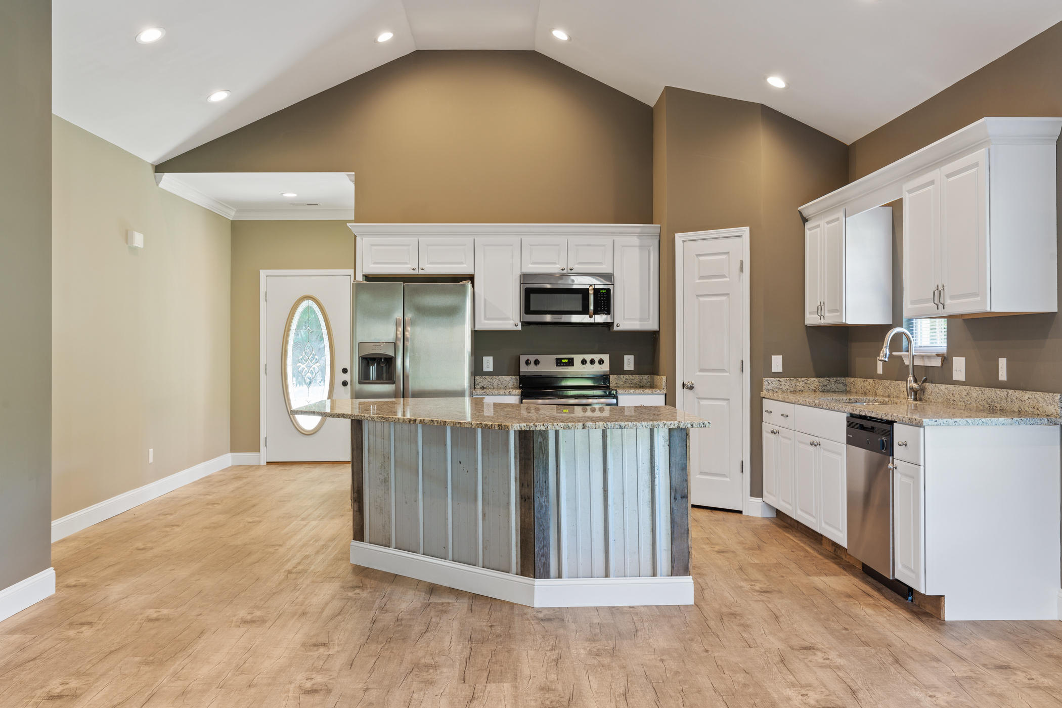 534 Isbill Road Chattanooga, TN 37419 - Photo 5 of 26 Isbill (17 of 29)