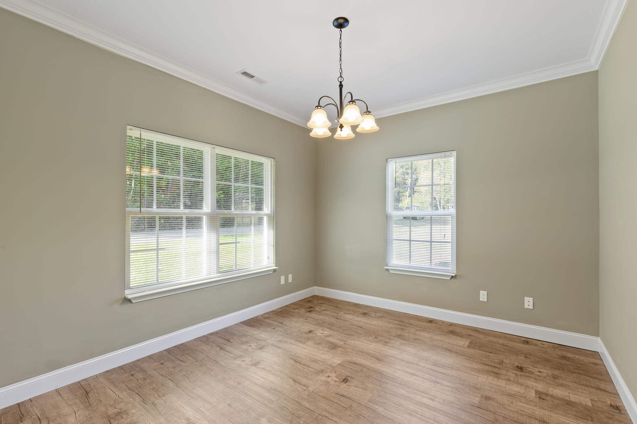534 Isbill Road Chattanooga, TN 37419 - Photo 9 of 26 Dining Room