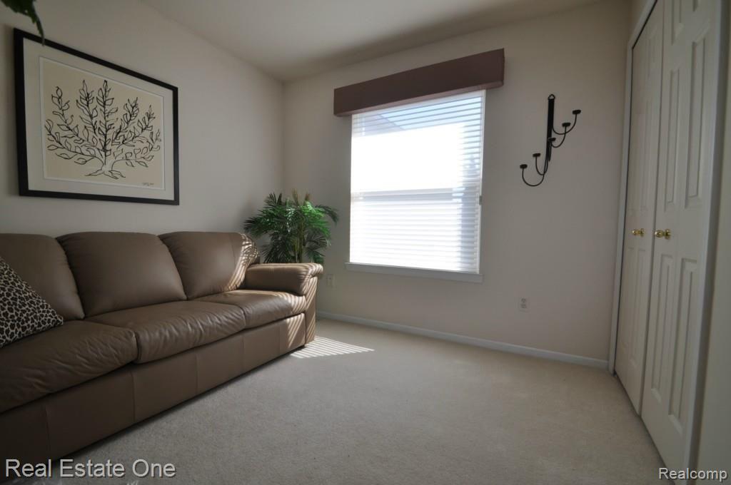 3105 Silverbrook Drive Rochester, MI 48306 - Photo 18 of 25 18.jpg