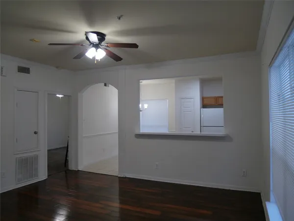 $1,325 | 6289 Wilcrest Drive, Unit 6202, Houston, TX 77072