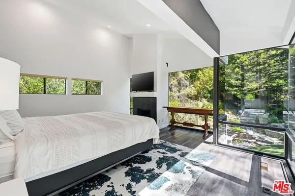 $15,000 | 2350 Benedict Canyon Drive, Beverly Hills, CA 90210