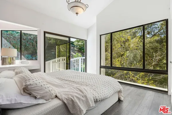 $15,000 | 2350 Benedict Canyon Drive, Beverly Hills, CA 90210