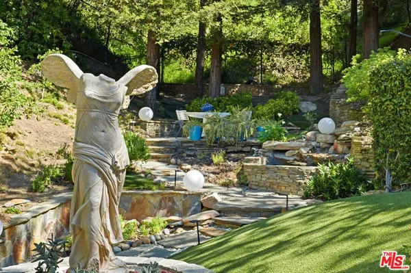 $15,000 | 2350 Benedict Canyon Drive, Beverly Hills, CA 90210