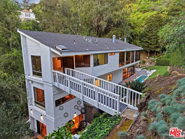 $15,000 | 2350 Benedict Canyon Drive, Beverly Hills, CA 90210