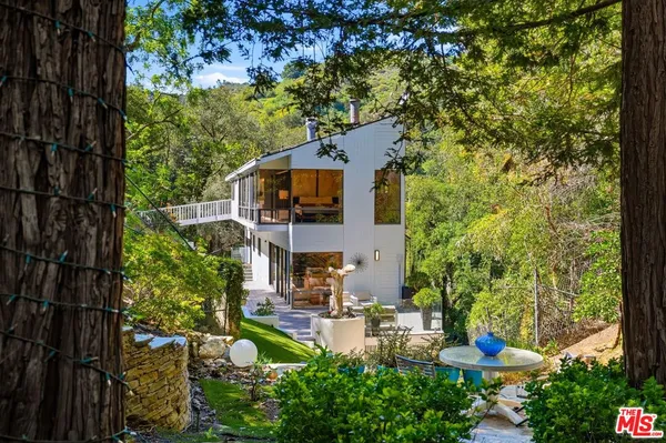 $15,000 | 2350 Benedict Canyon Drive, Beverly Hills, CA 90210