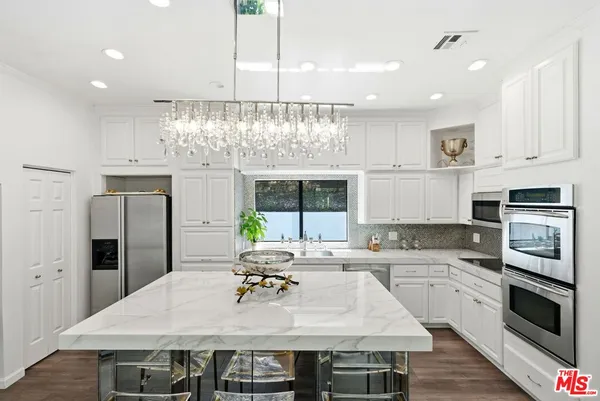 $15,000 | 2350 Benedict Canyon Drive, Beverly Hills, CA 90210