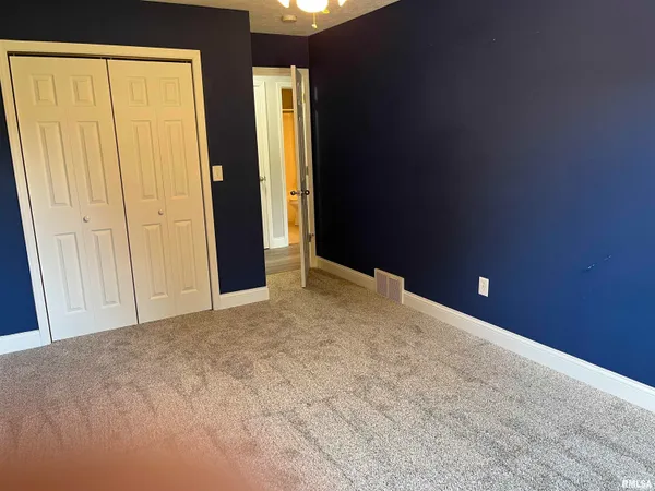 $2,400 | 1704 Tern Place, Springfield, IL 62711