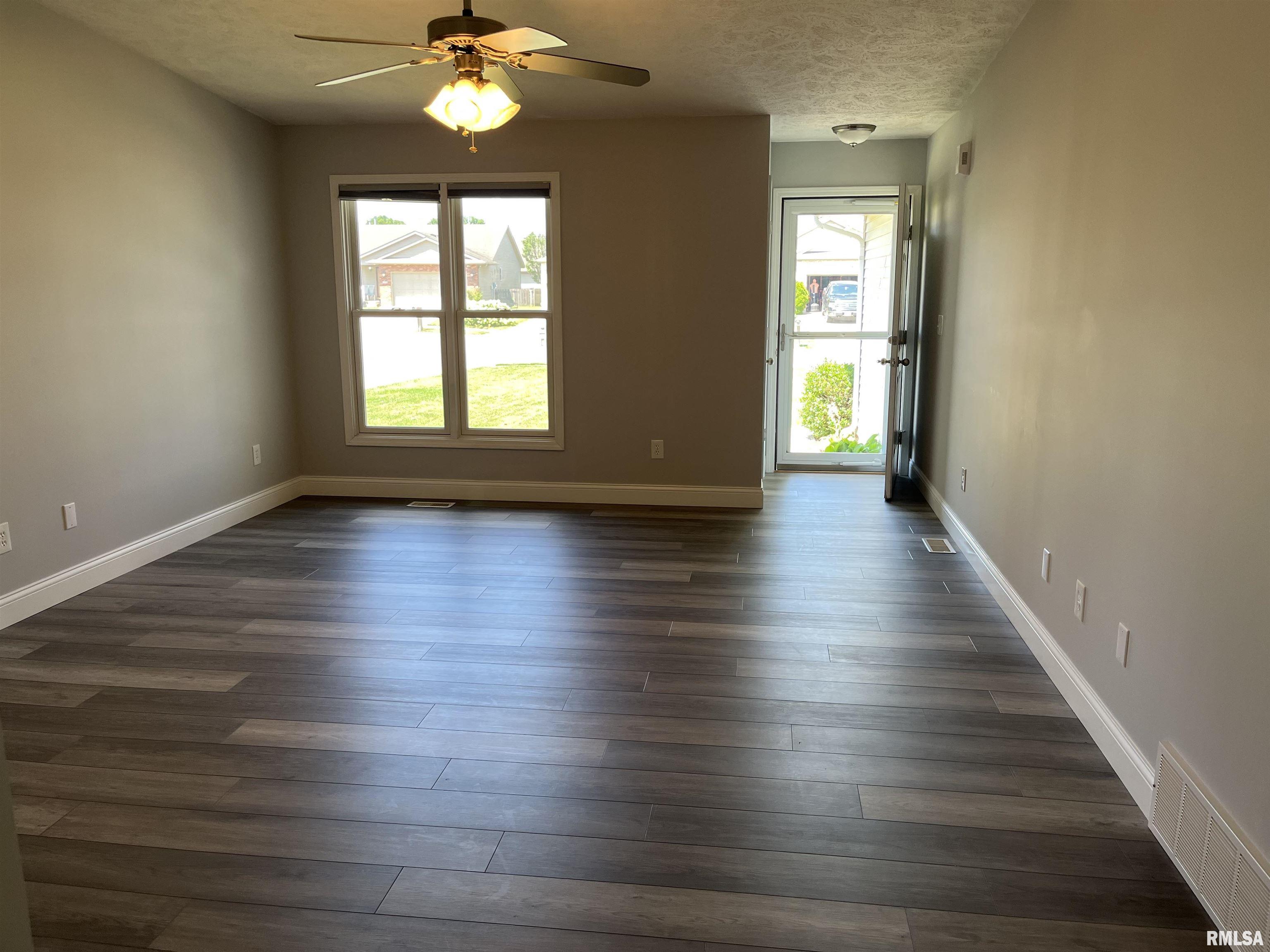 1704 Tern Place Springfield, IL 62711 - Photo 4 of 27