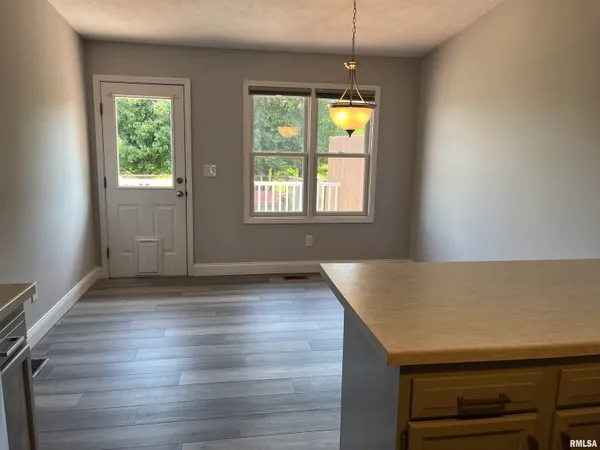 $2,400 | 1704 Tern Place, Springfield, IL 62711