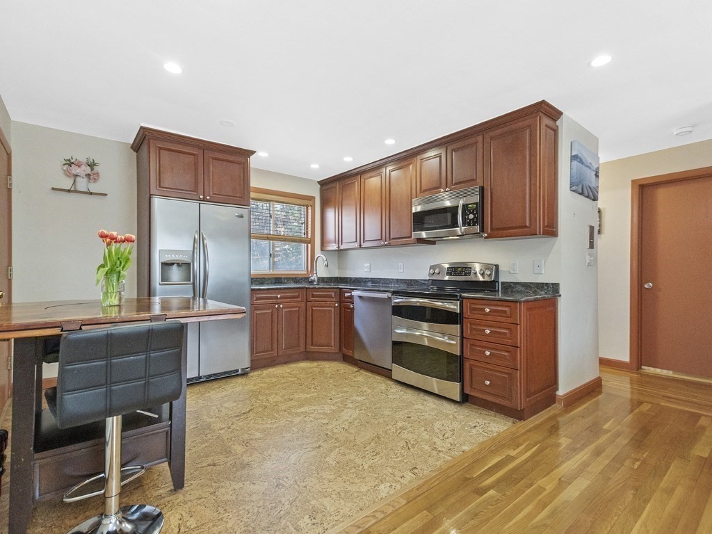 9 Jacqueline Road, Unit D Waltham, MA 02452 - Photo 8 of 35