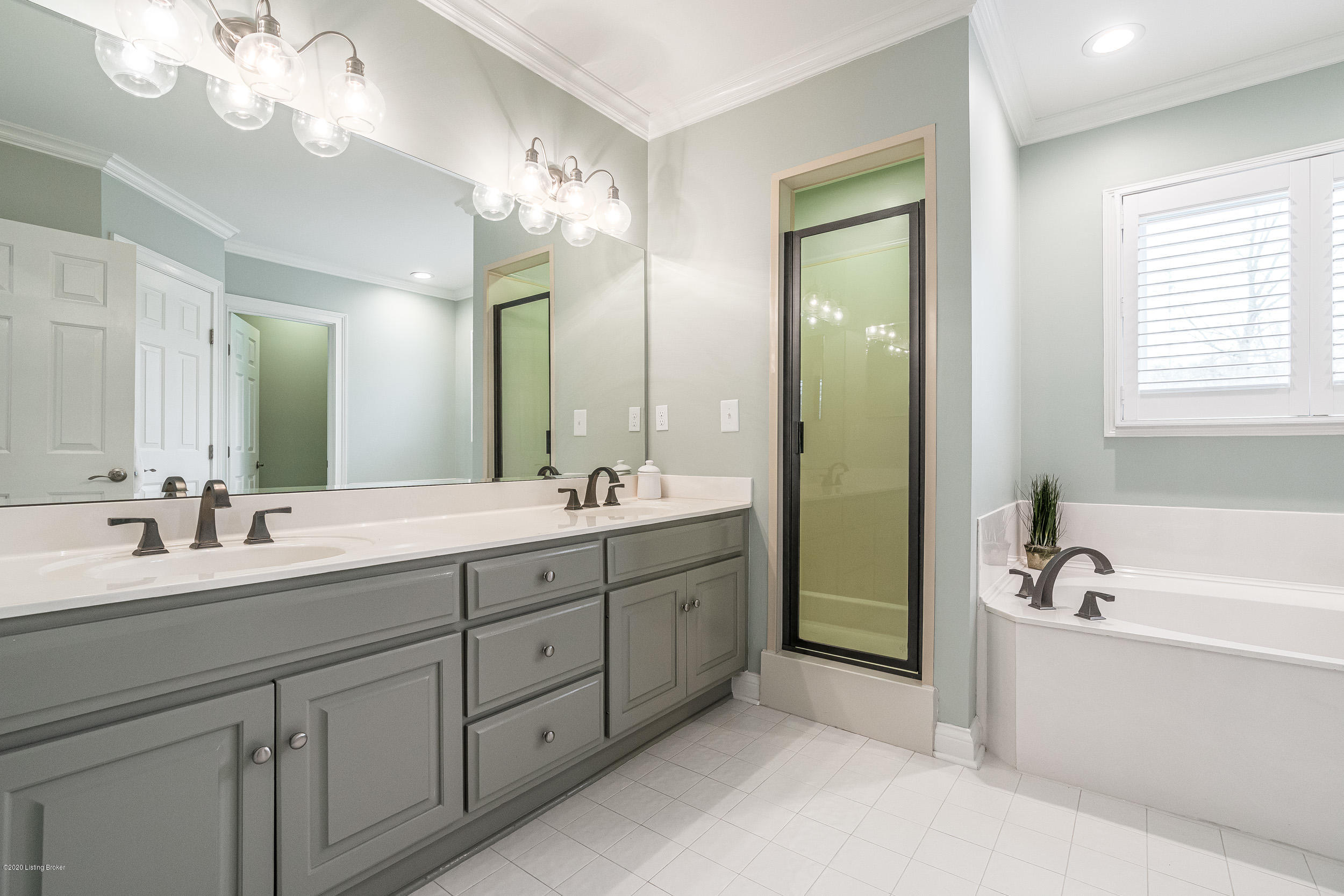 5717 Moser Farm Road Prospect, KY 40059 - Photo 19 of 54 View into Master Bath